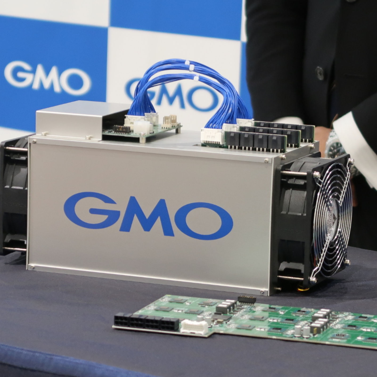 Japan's GMO Unveils Specs and Price of 7nm Bitcoin Mining Rigs - On Sale Tomorrow