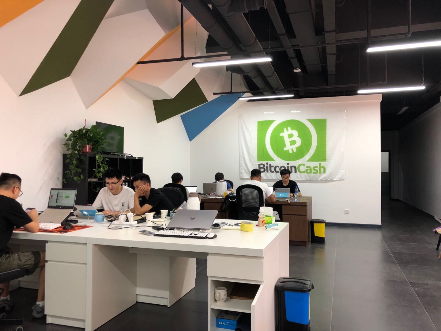 Crypto Café and Coworking Space Hash House Established in Xi'an, China