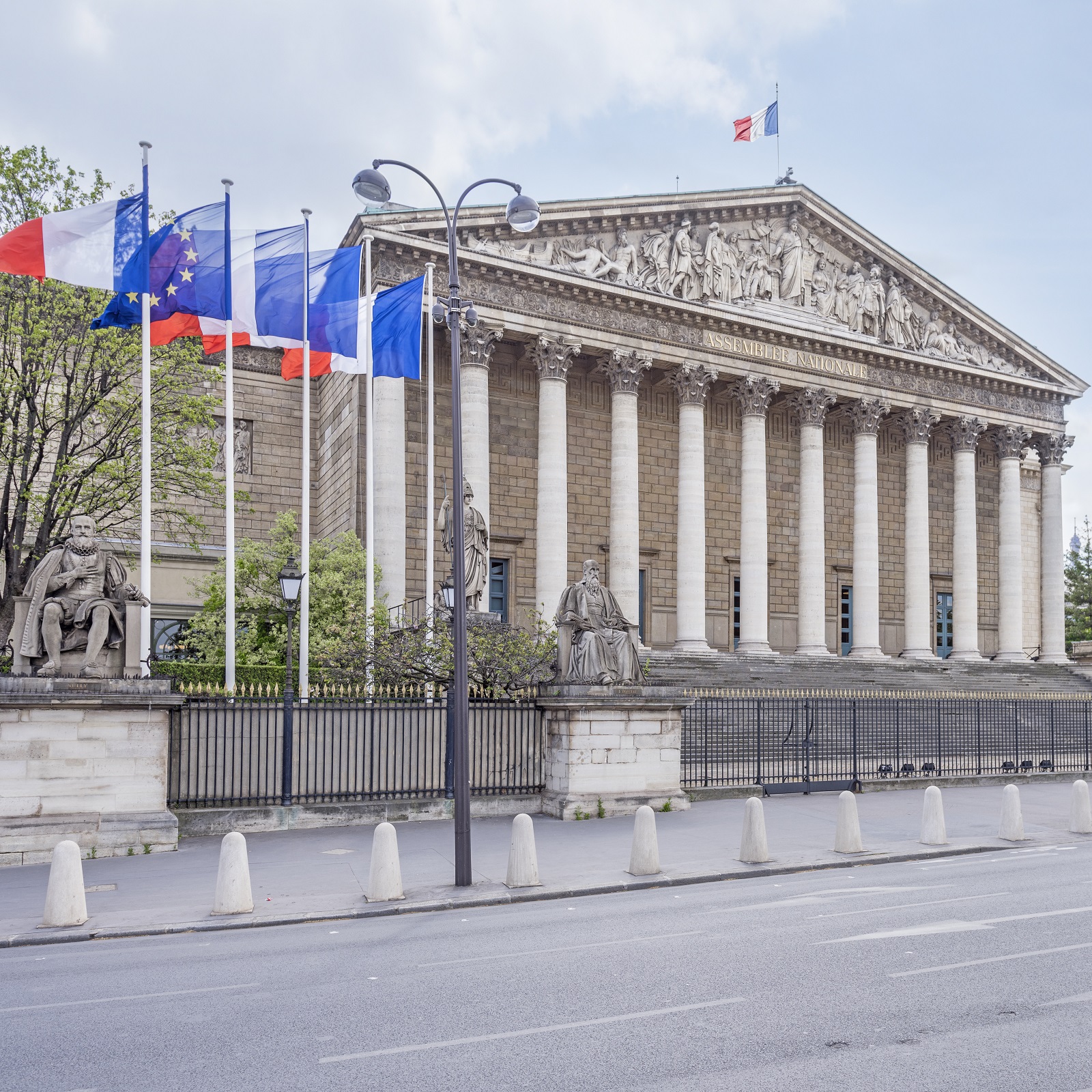 French Lawmakers Propose Lower Electricity Rates for Cryptocurrency Miners