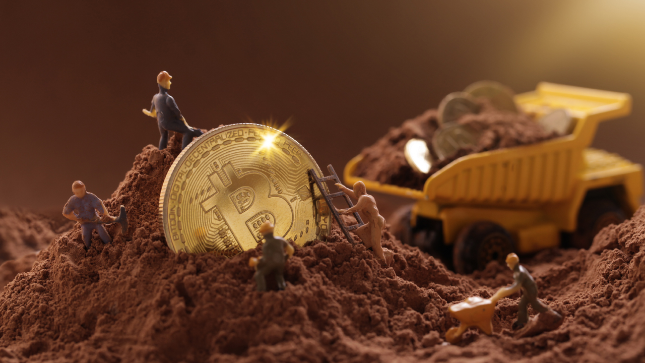 Bitcoin Mining Expansion Heats Up: Crypto Miner Secures Underground Bunker, Cleanspark Snags Turnkey Mining Site