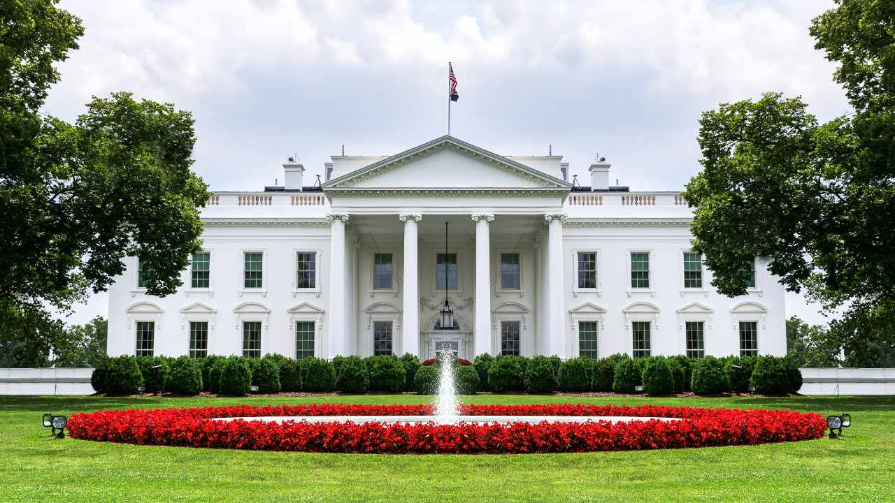 White House, US Senators Call for Proper Crypto Oversight