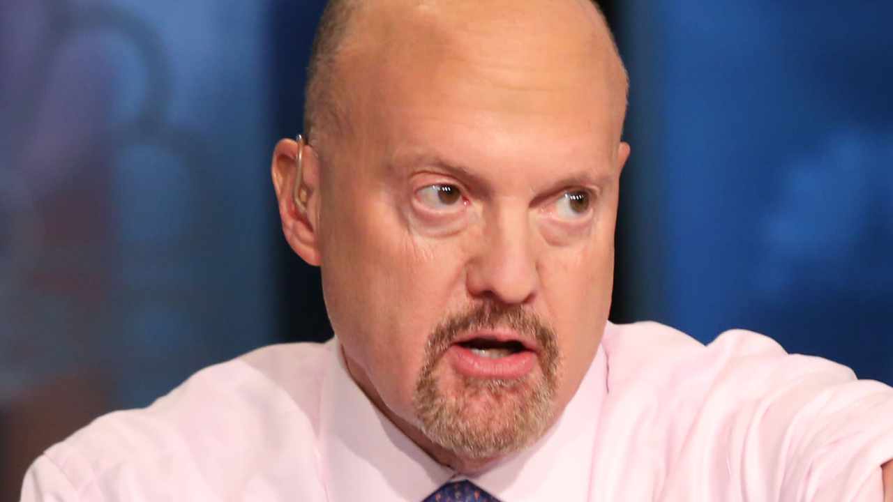 Jim Cramer Calls FTX Co-Founder Sam Bankman-Fried a Pathological Liar, Conman, and Clueless Idiot