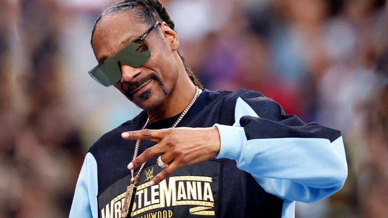 Snoop Dogg Sports Blinged-Out Crypto Hardware Wallet at Wrestlemania 39