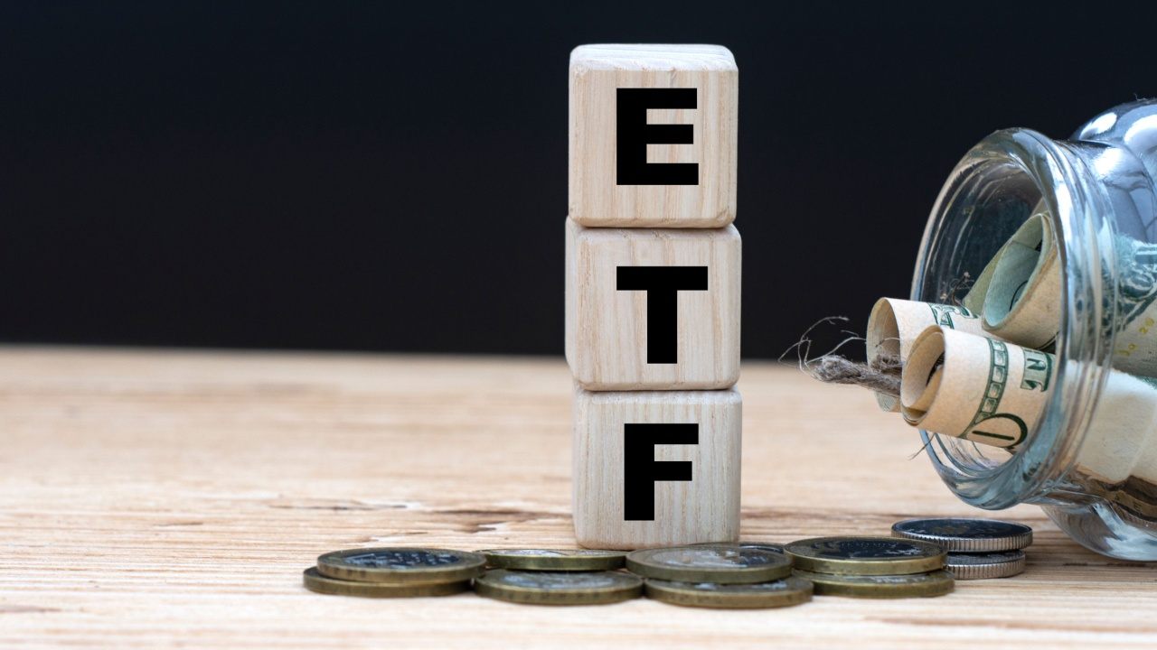 Bitcoin ETFs Suffer $369 Million Outflow Amid Six-Day Withdrawal Streak